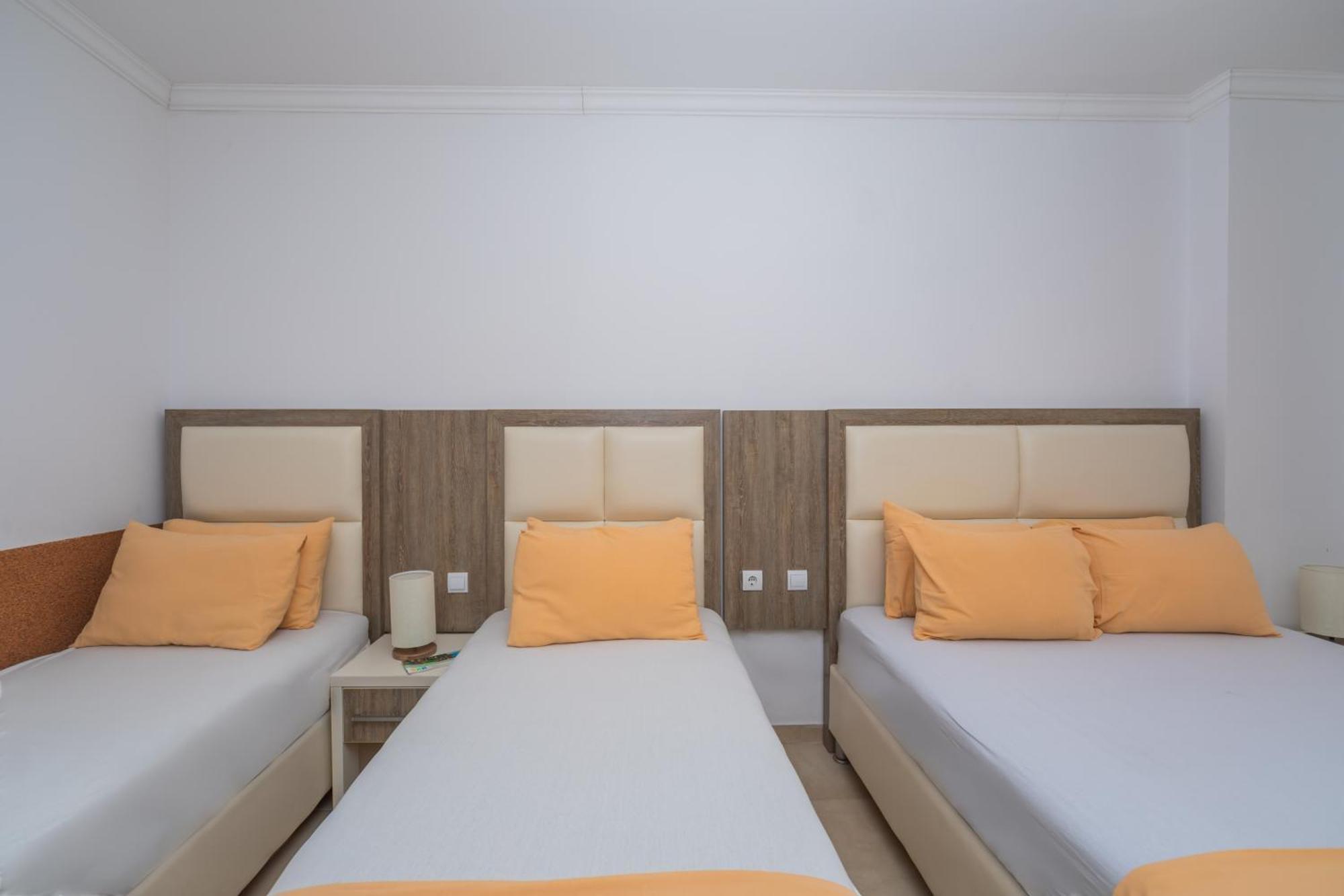 Apartments Dobra Voda Cameră foto